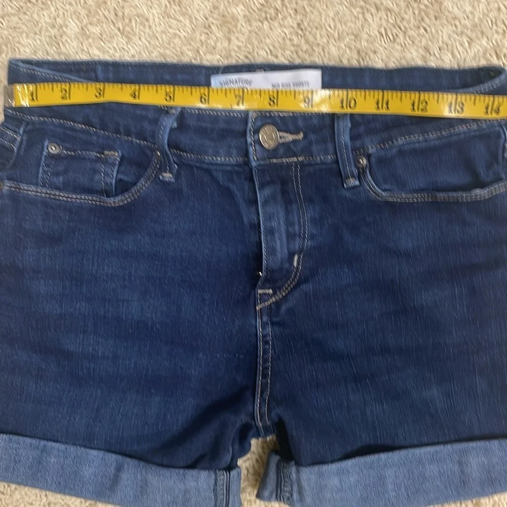 Levi Strauss & Co Signature Dark Wash Mid Rise Shorts Classic Cuffs Stretch Sz 2 - Picture 7 of 14